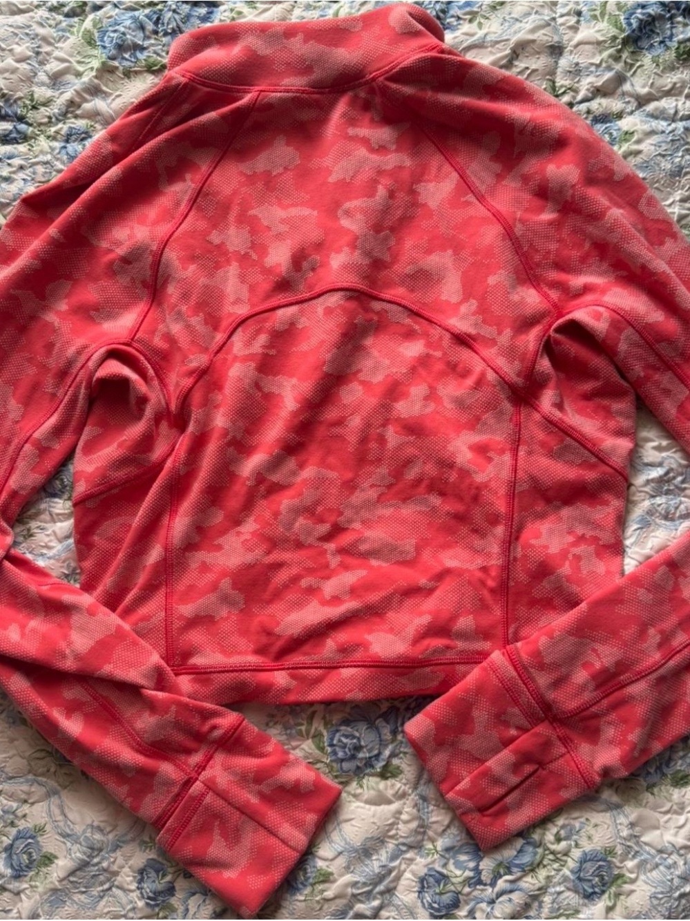 Lululemon Women's Coral Camo Performance crop jacket
